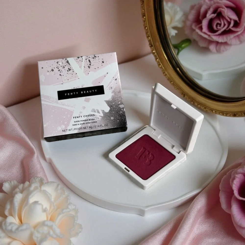 🌸 FENTY BEAUTY Fenty Cheeks Suede Powder Blush - SUMMERTIME WINE